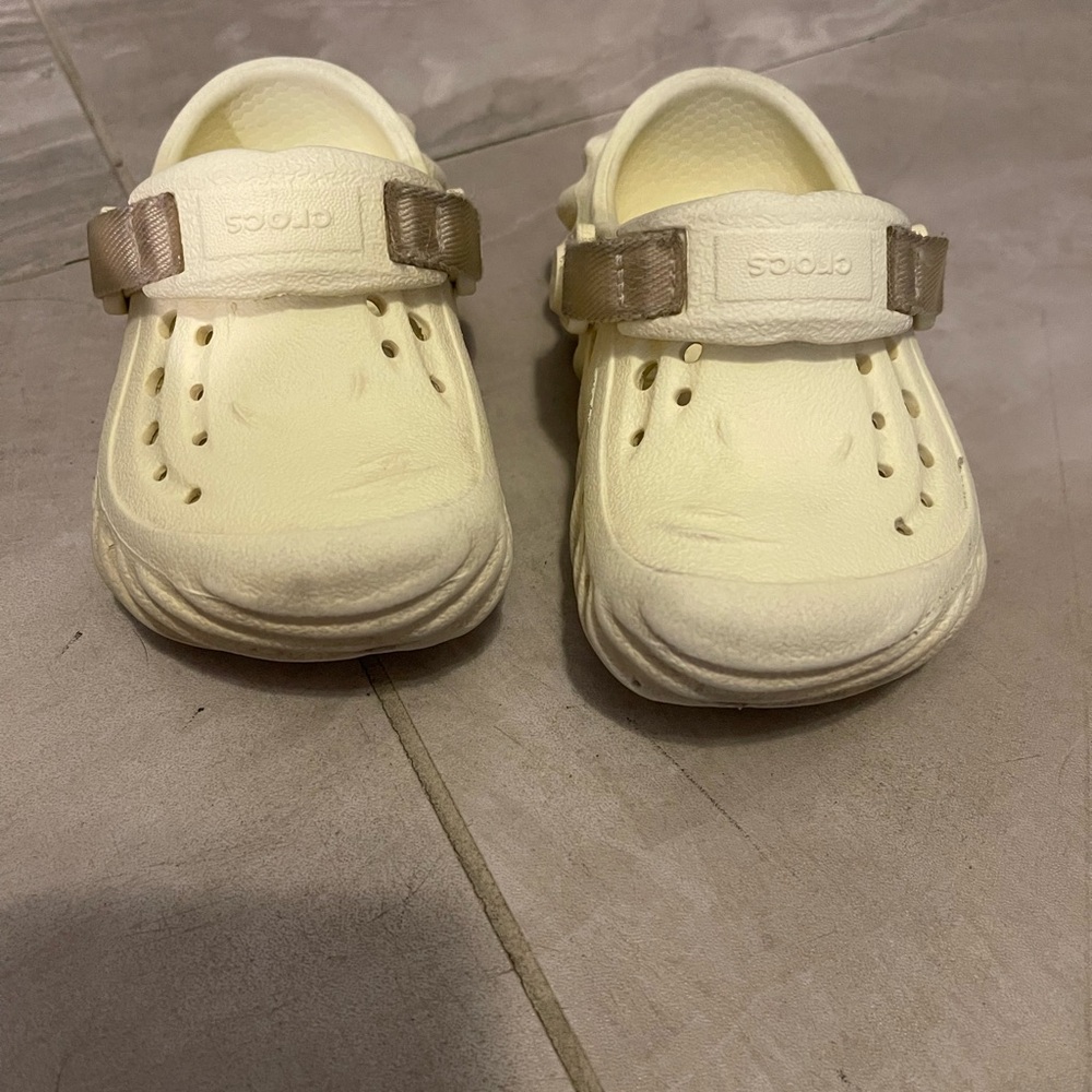 CROCS toddler pastel yellow